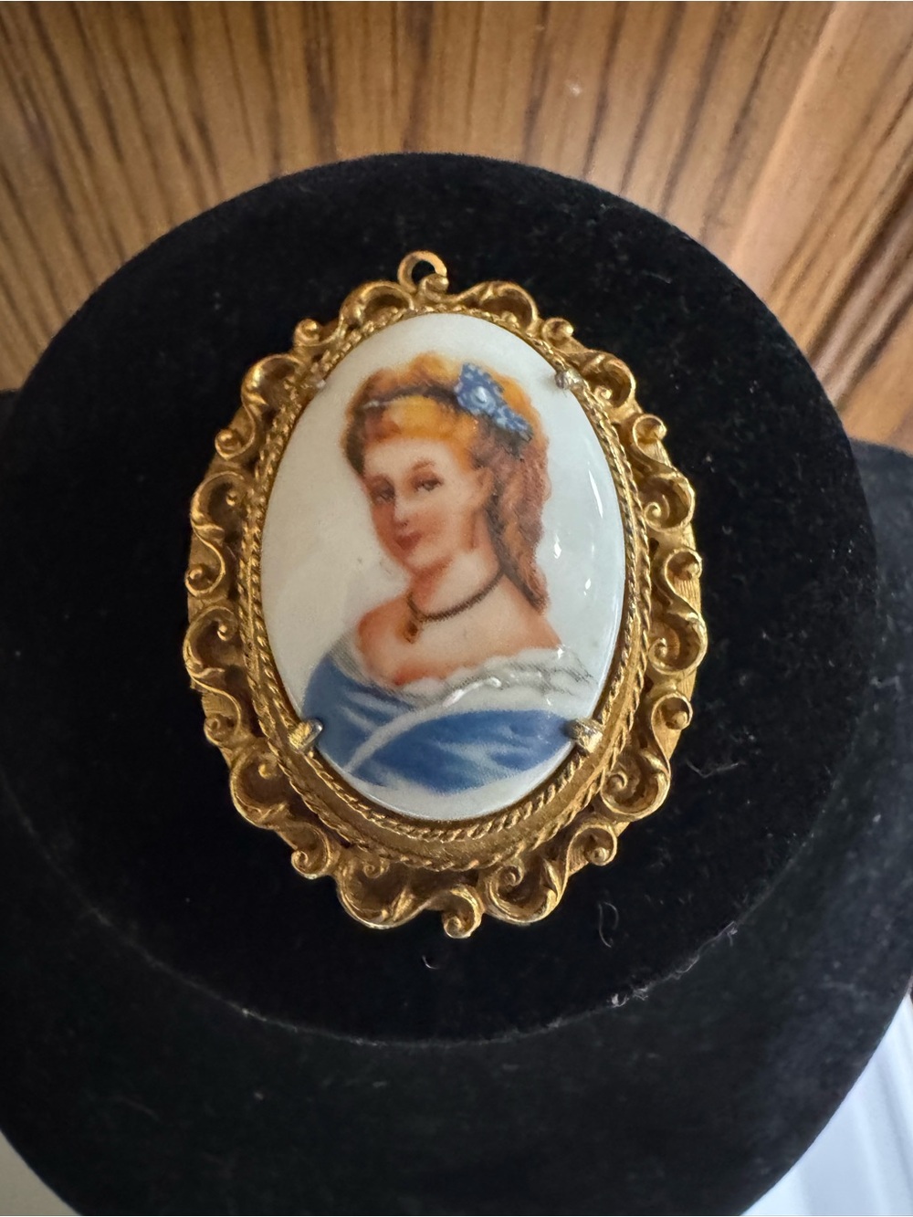 Vintage Limoges Style Porcelain Cameo Locket Pendant